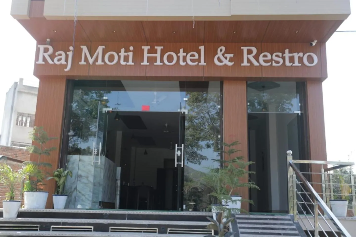 Rajmoti Hotel & Restro 우다이푸르 3*,  인도