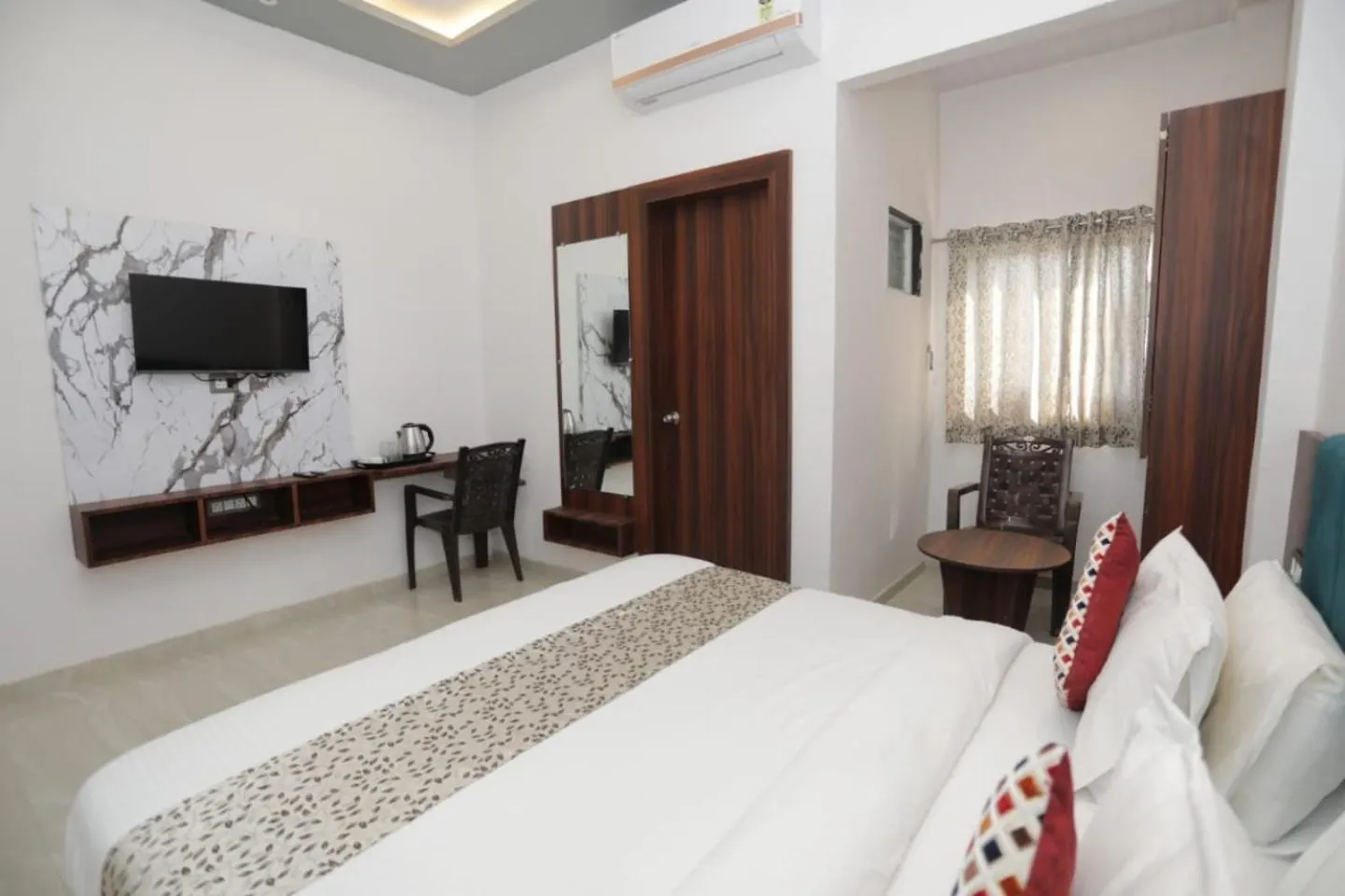 Rajmoti Hotel & Restro 우다이푸르
