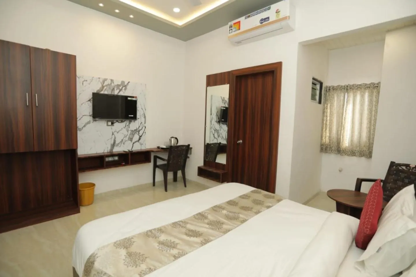 Rajmoti Hotel & Restro 우다이푸르 인도